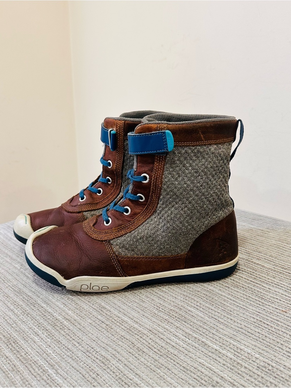 PLAE Noel Kids Winter Boots Big Kid Youth Size 4.5 Leather Sweater Brown